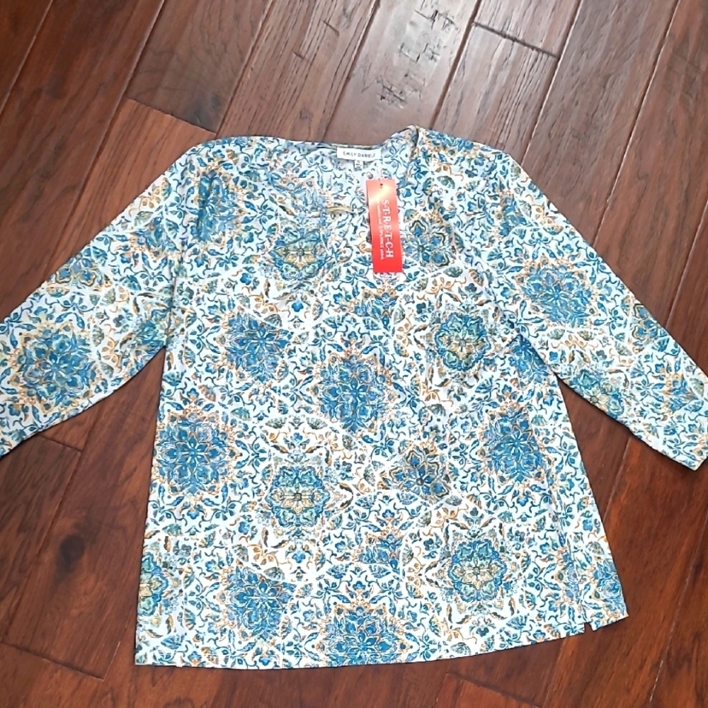 NWT Emily Daniel's colorful top with metallic sparkling sheen size XL